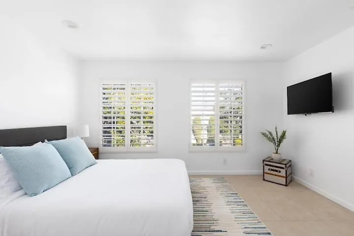3 Bedroom Near Culver City-Palms Los Angeles 0*,  United States